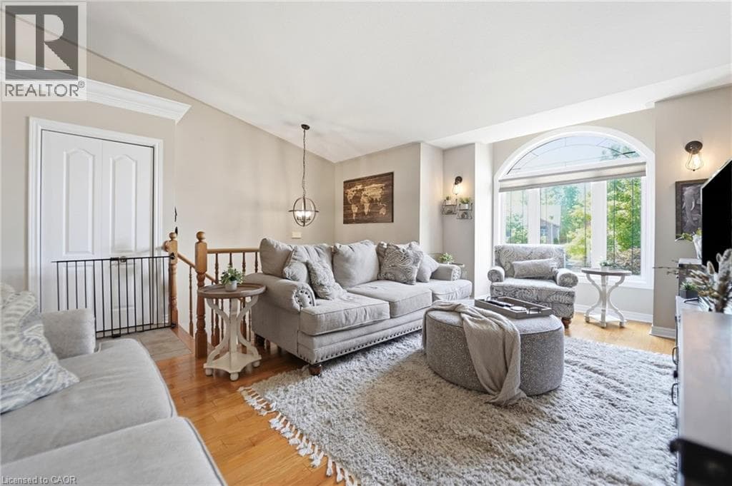 Single Family at 202 WELLBROOK Boulevard, Welland, Ontario - Photo 3 - RE/MAX Garden City Realty
