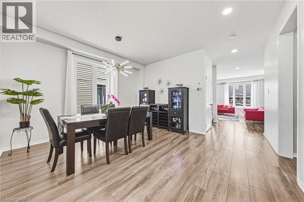 Single Family at 8776 DOGWOOD Crescent, Niagara Falls, Ontario - Photo 10 - RE/MAX Garden City Realty