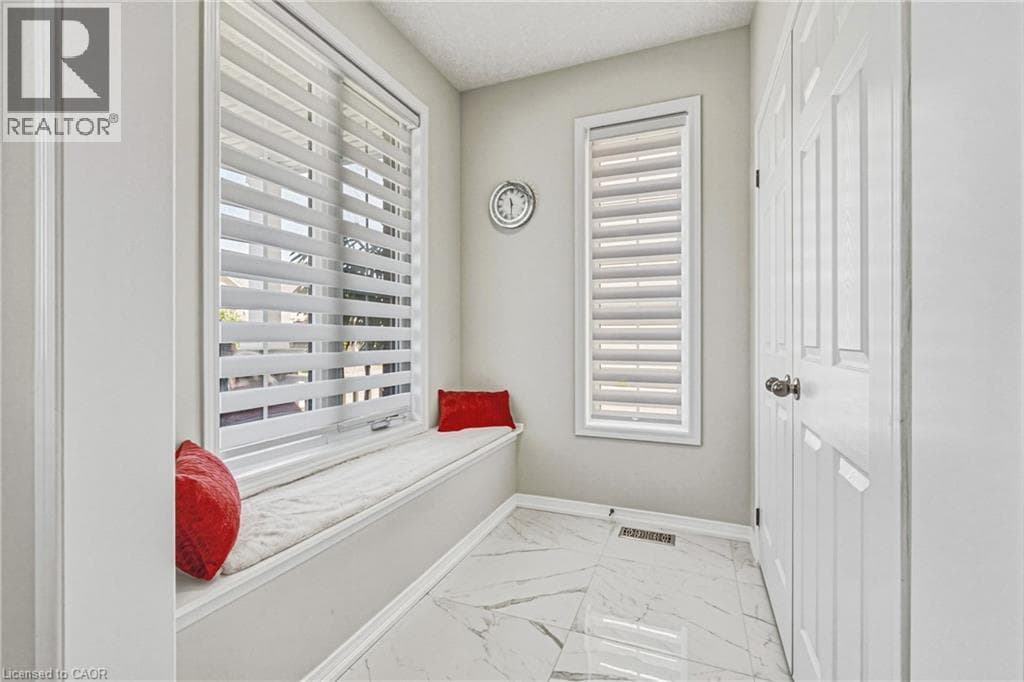 Single Family at 8776 DOGWOOD Crescent, Niagara Falls, Ontario - Photo 6 - RE/MAX Garden City Realty