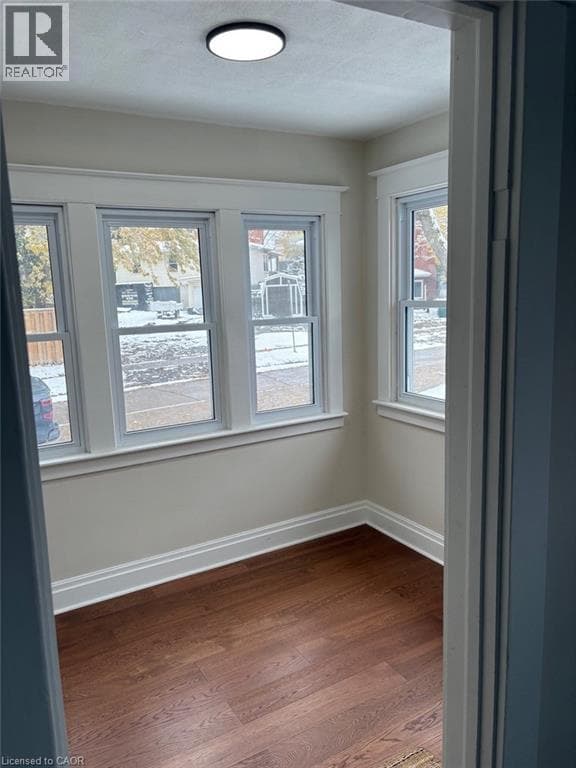 Single Family at 30 EASTCHESTER Avenue, St. Catharines, Ontario - Photo 6 - RE/MAX Garden City Realty