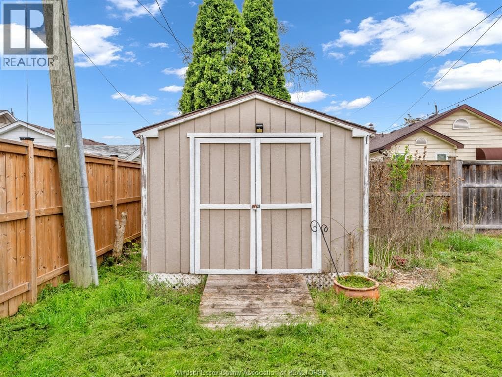 Single Family at 3748 WHITNEY, Windsor, Ontario - Photo 5 - RE/MAX Garden City Realty