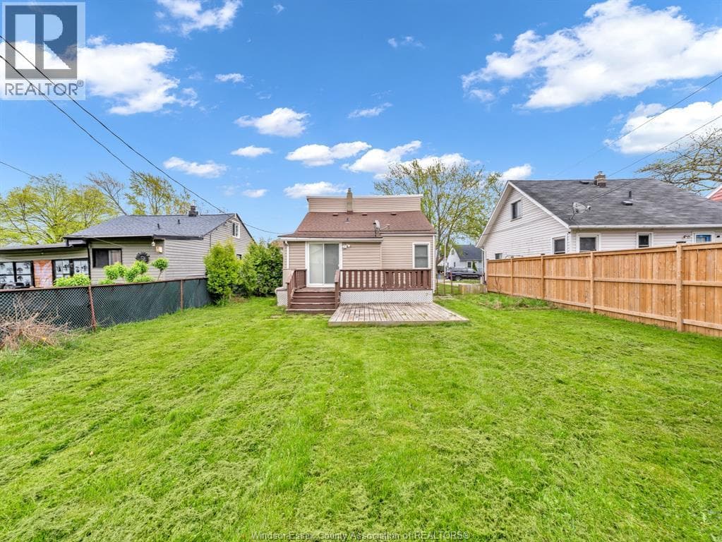 Single Family at 3748 WHITNEY, Windsor, Ontario - Photo 7 - RE/MAX Garden City Realty