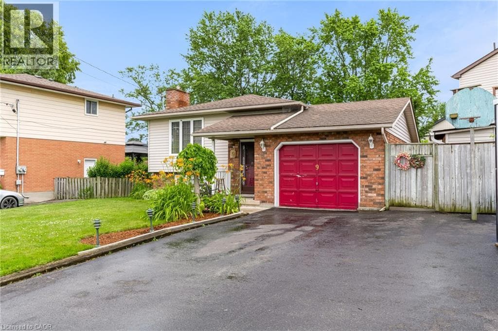 Single Family at 9 VALLEY Road, St. Catharines, Ontario - Photo 2 - RE/MAX Garden City Realty