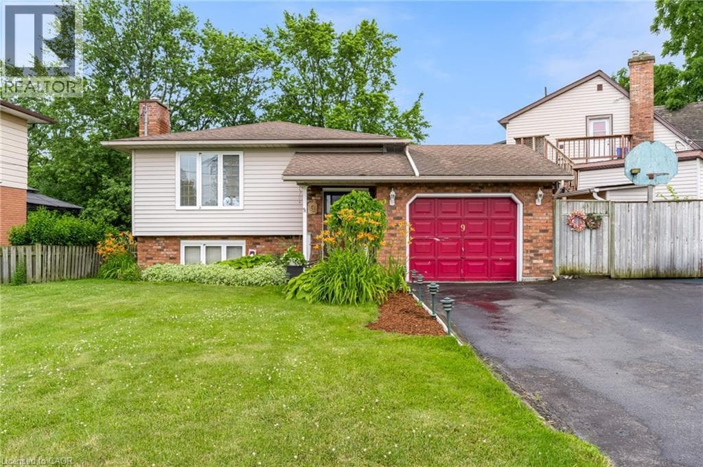 Single Family at 9 VALLEY Road, St. Catharines, Ontario - Photo 3 - RE/MAX Garden City Realty