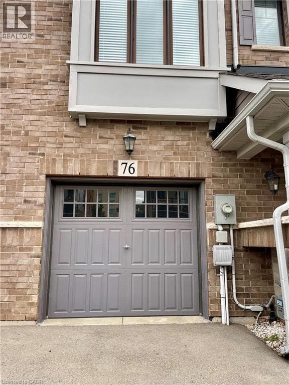 Single Family at 76 ESPLANADE Lane, Grimsby, Ontario - Photo 3 - RE/MAX Garden City Realty