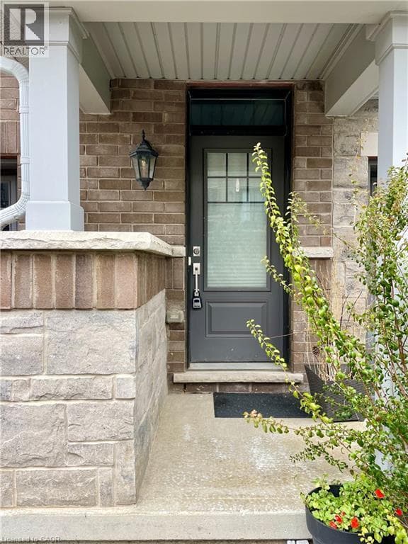 Single Family at 76 ESPLANADE Lane, Grimsby, Ontario - Photo 4 - RE/MAX Garden City Realty