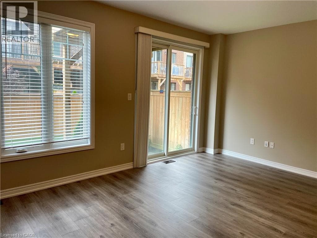 Single Family at 76 ESPLANADE Lane, Grimsby, Ontario - Photo 8 - RE/MAX Garden City Realty