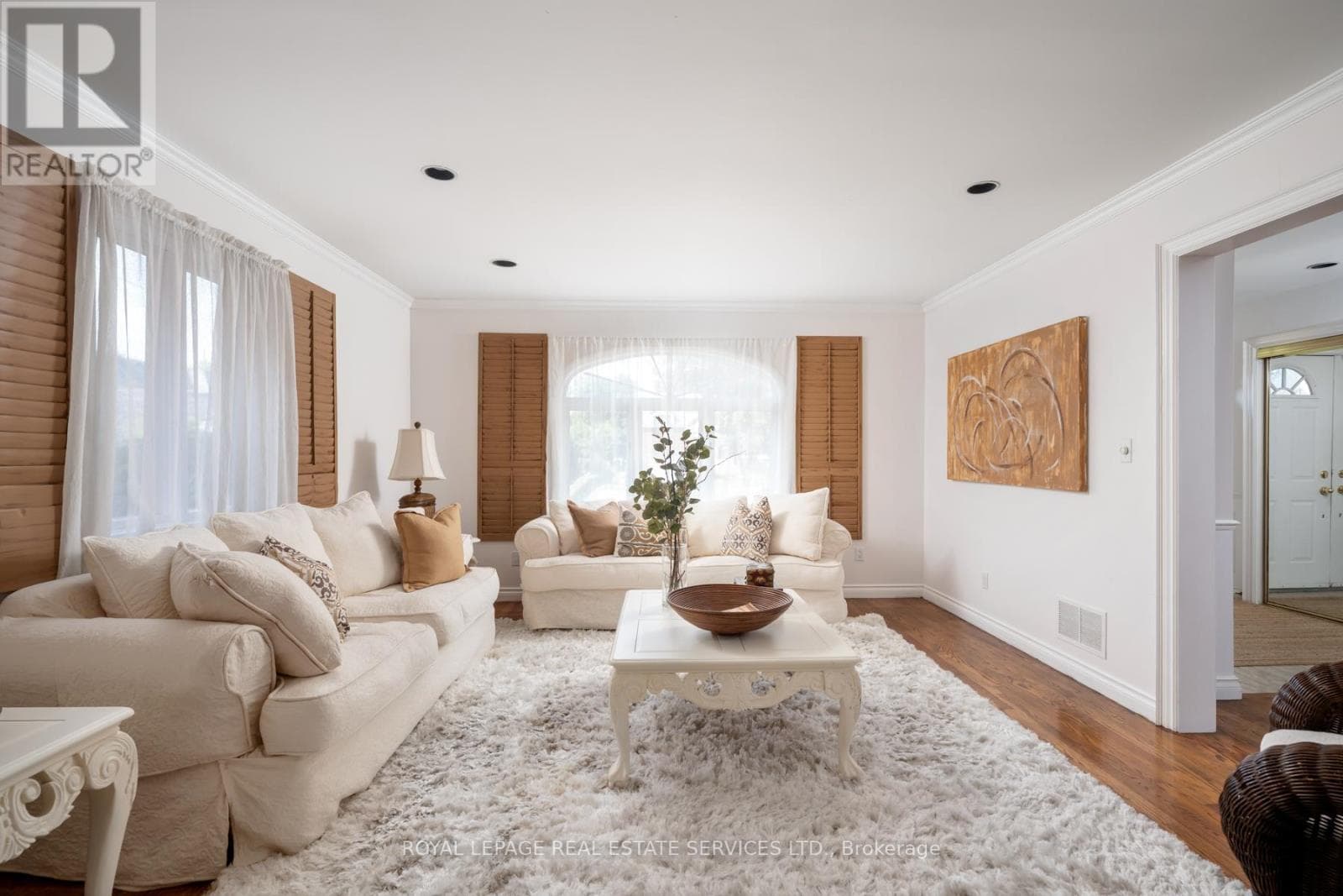 Single Family at 33 Lynnhaven Road, Toronto (Englemount-Lawrence), Ontario - Photo 7 - RE/MAX Garden City Realty