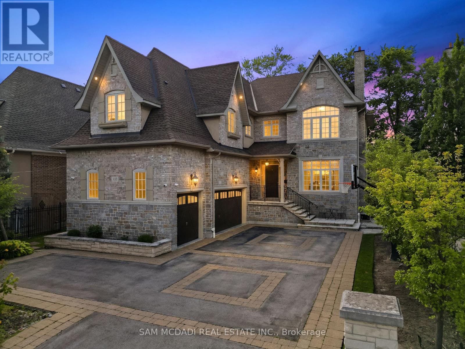 725 Queensway