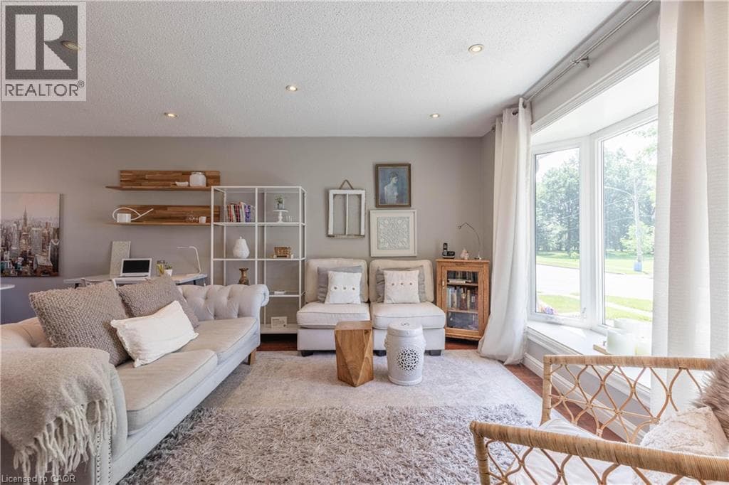 Single Family at 8229 RIDEAU Street, Niagara Falls, Ontario - Photo 9 - RE/MAX Garden City Realty