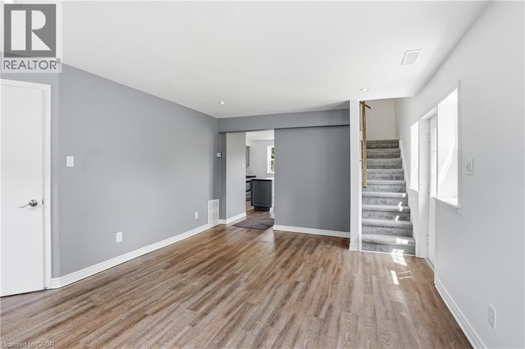 Single Family at C- 292 MAIN Street, Grimsby, Ontario - Photo 10 - RE/MAX Garden City Realty