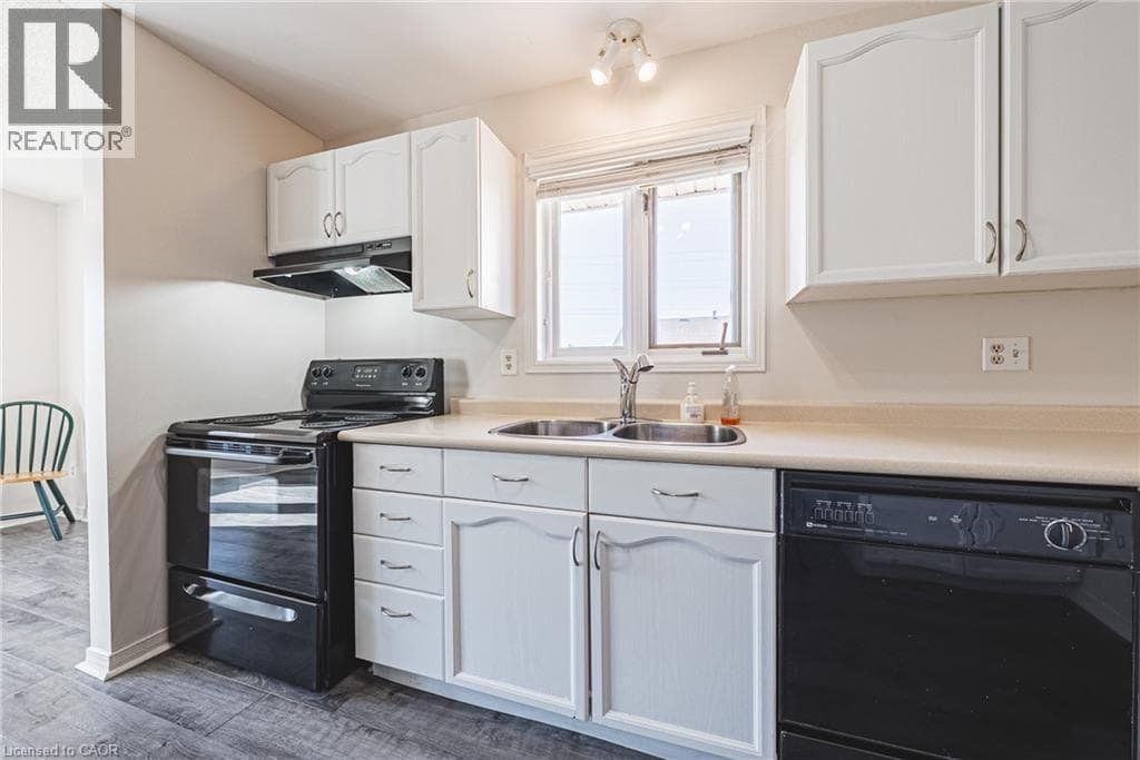 Single Family at 109- 122 BUNTING Road, St. Catharines, Ontario - Photo 10 - RE/MAX Garden City Realty