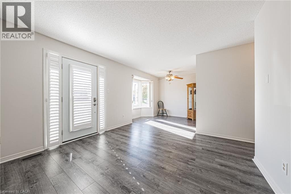 Single Family at 109- 122 BUNTING Road, St. Catharines, Ontario - Photo 5 - RE/MAX Garden City Realty