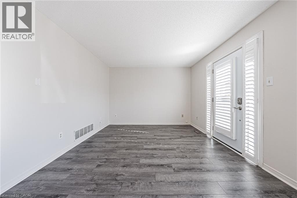 Single Family at 109- 122 BUNTING Road, St. Catharines, Ontario - Photo 6 - RE/MAX Garden City Realty