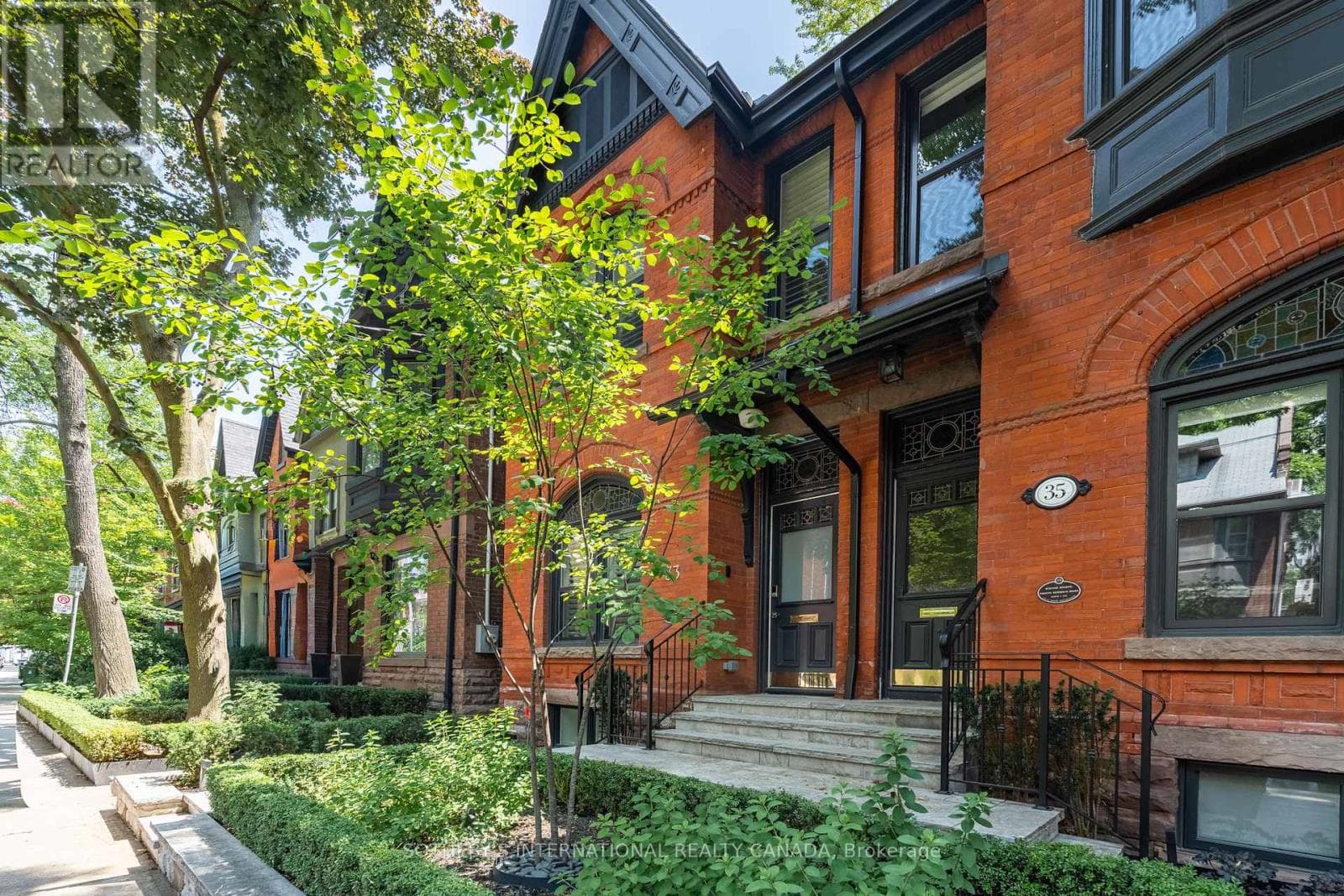 33 Tranby Avenue