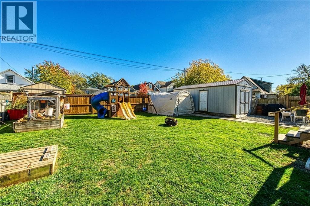 Single Family at 62 KNOLL Street, Port Colborne, Ontario - Photo 3 - RE/MAX Garden City Realty