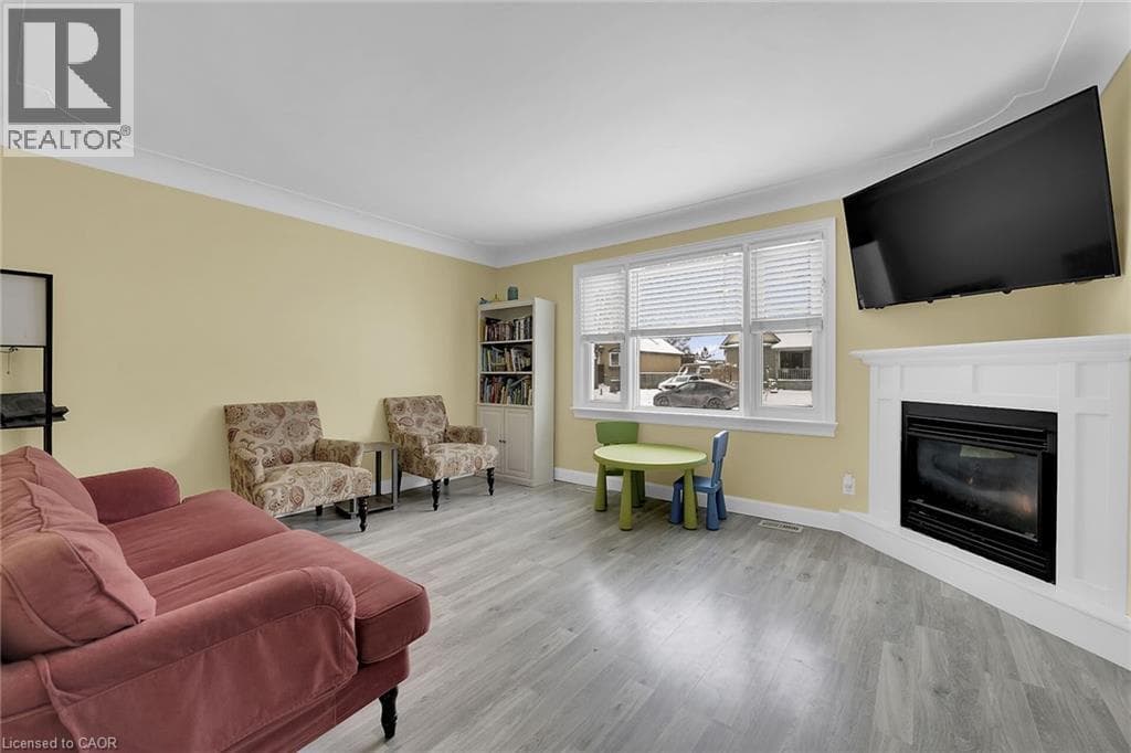 Single Family at 62 KNOLL Street, Port Colborne, Ontario - Photo 10 - RE/MAX Garden City Realty