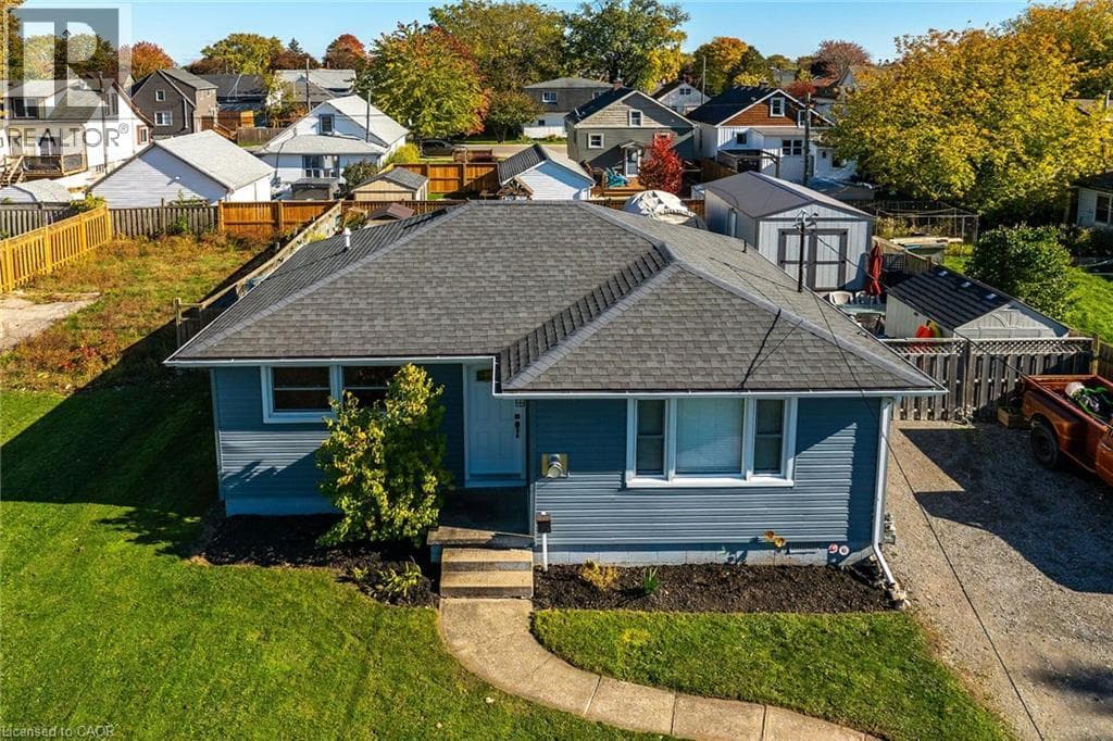 Single Family at 62 KNOLL Street, Port Colborne, Ontario - Photo 2 - RE/MAX Garden City Realty
