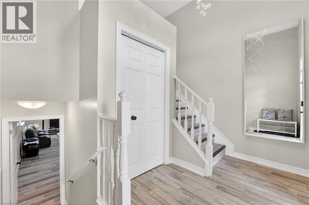 Single Family at 5524 FRASER Street, Niagara Falls, Ontario - Photo 7 - RE/MAX Garden City Realty
