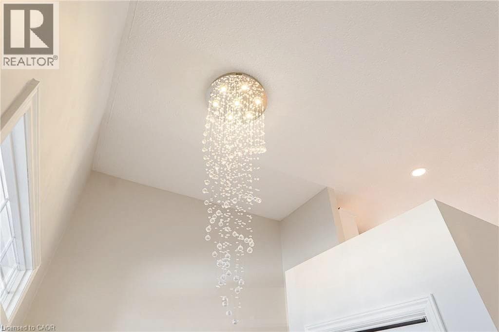 Single Family at 5524 FRASER Street, Niagara Falls, Ontario - Photo 8 - RE/MAX Garden City Realty