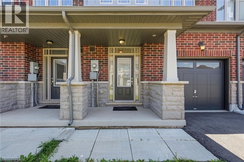 Single Family at 33 ADMIRAL Road, Welland, Ontario - Photo 4 - RE/MAX Garden City Realty