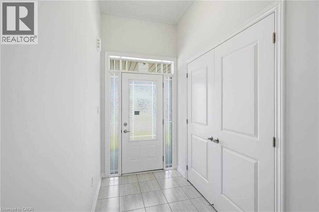 Single Family at 33 ADMIRAL Road, Welland, Ontario - Photo 5 - RE/MAX Garden City Realty
