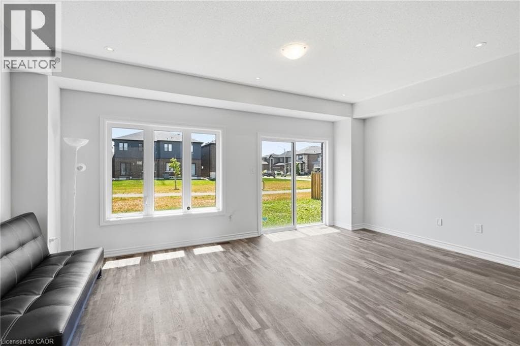 Single Family at 33 ADMIRAL Road, Welland, Ontario - Photo 7 - RE/MAX Garden City Realty
