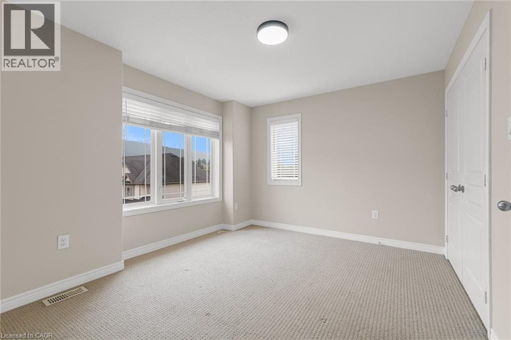 Single Family at 22- 8 HEMLOCK Way, Grimsby, Ontario - Photo 10 - RE/MAX Garden City Realty