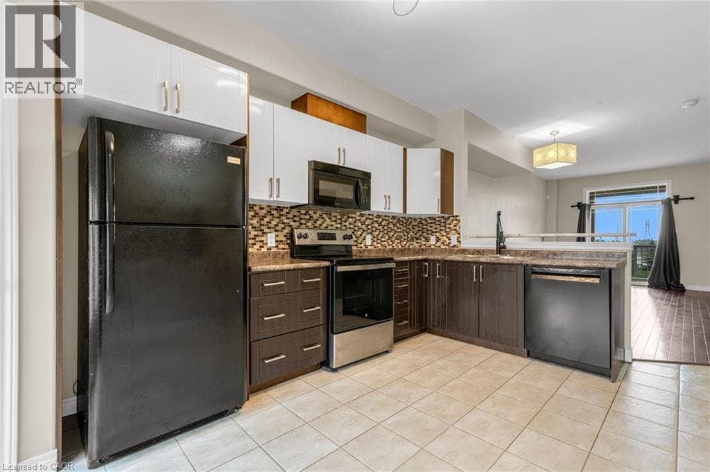 Single Family at 22- 8 HEMLOCK Way, Grimsby, Ontario - Photo 2 - RE/MAX Garden City Realty