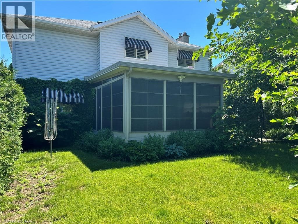 Single Family at 21 BASCARY Crescent, St. Catharines, Ontario - Photo 4 - RE/MAX Garden City Realty