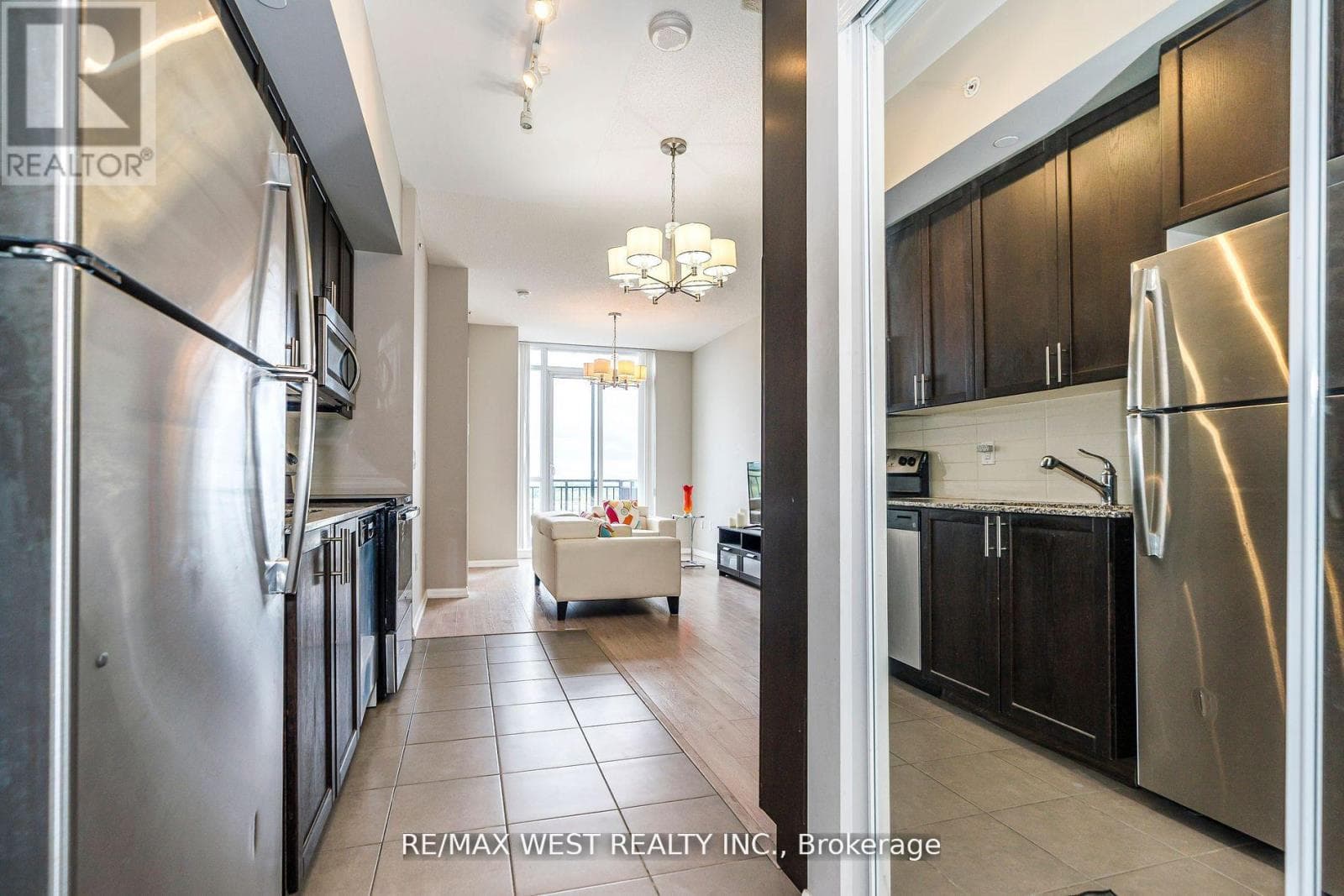Single Family at 803- 830 Lawrence Avenue, Toronto (Yorkdale-Glen Park), Ontario - Photo 9 - RE/MAX Garden City Realty