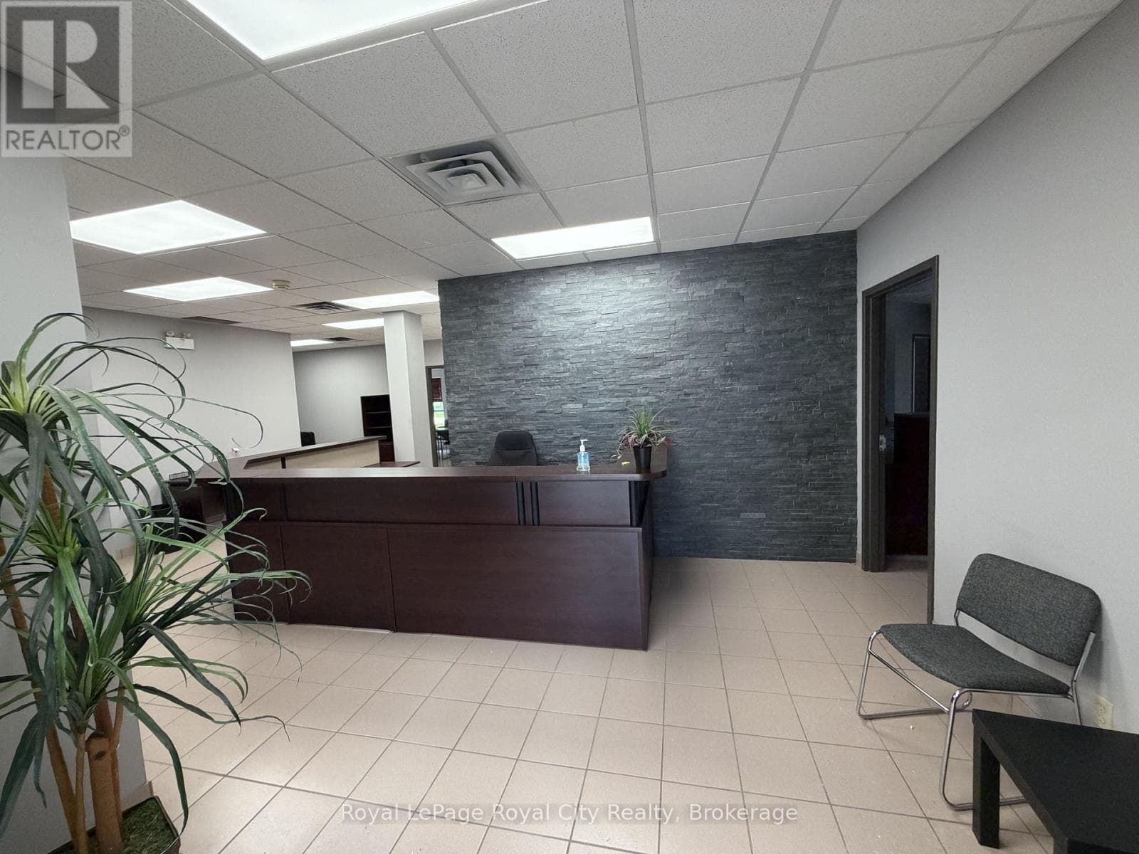 Office at 100- 21 Lewis Road, Guelph (Willow West/Sugarbush/West Acres), Ontario - Photo 5 - RE/MAX Garden City Realty