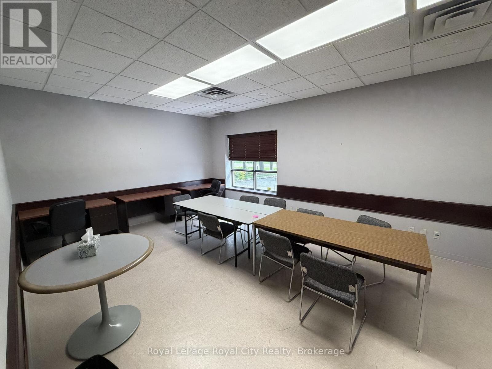 Office at 100- 21 Lewis Road, Guelph (Willow West/Sugarbush/West Acres), Ontario - Photo 9 - RE/MAX Garden City Realty