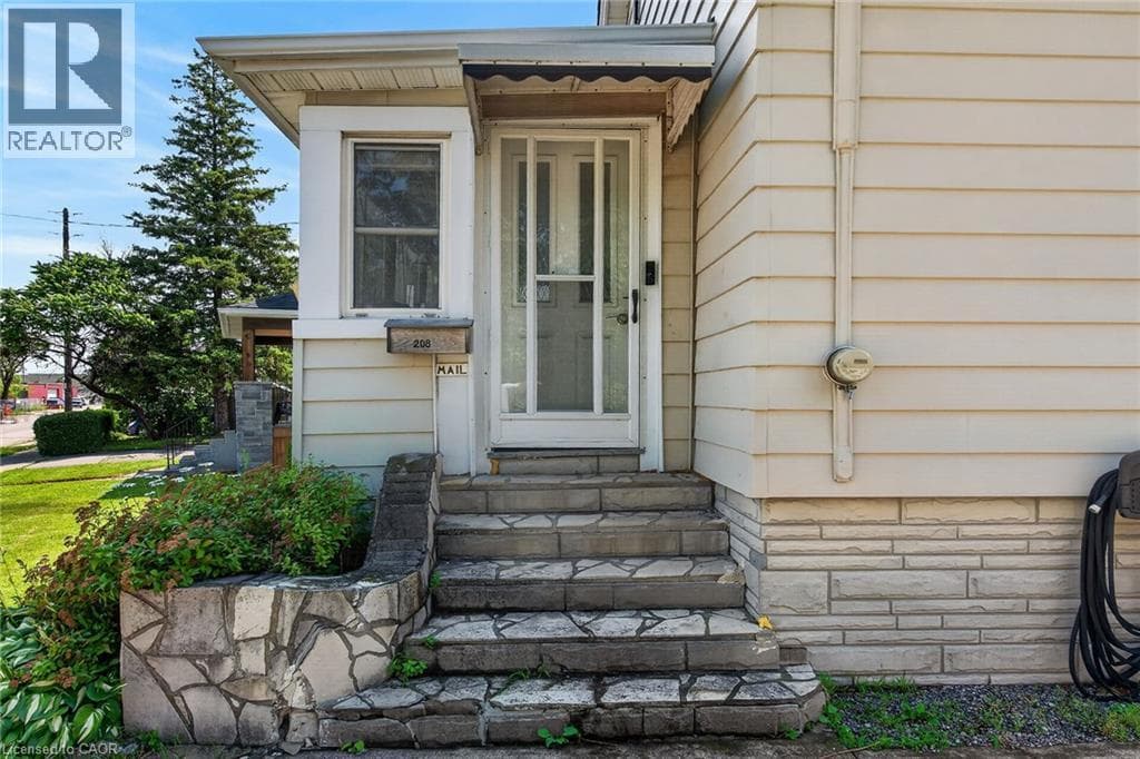 Single Family at 208 CARLTON Street, St. Catharines, Ontario - Photo 5 - RE/MAX Garden City Realty