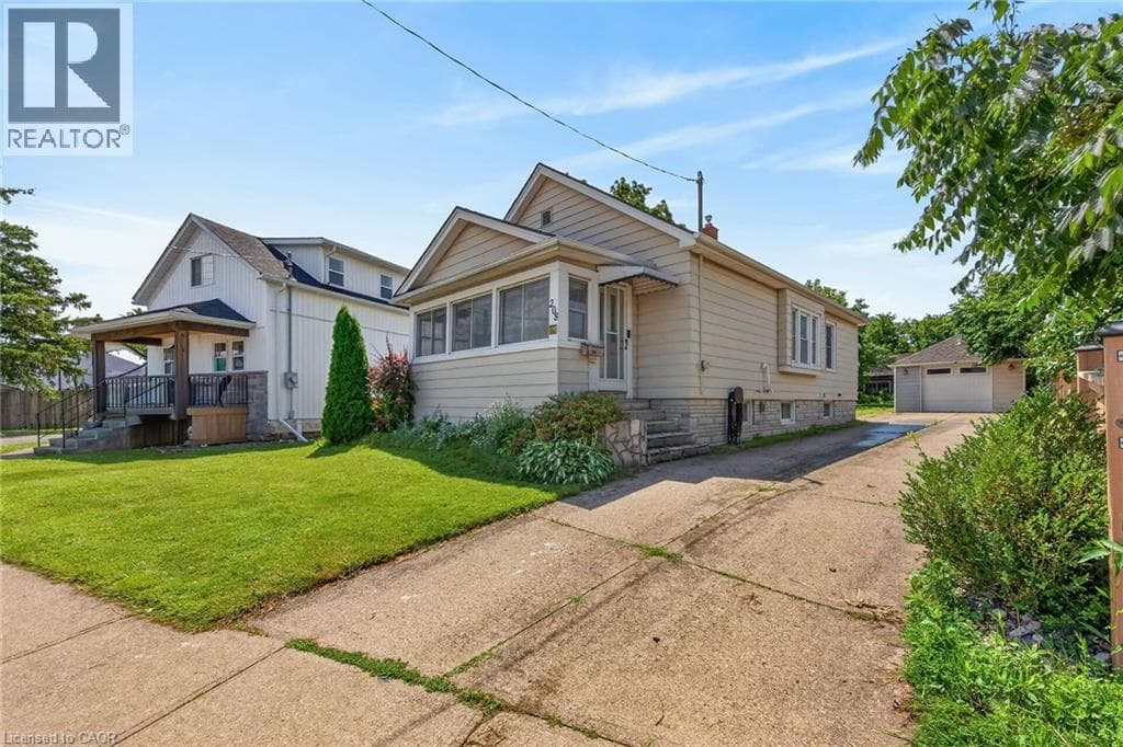 Single Family at 208 CARLTON Street, St. Catharines, Ontario - Photo 2 - RE/MAX Garden City Realty