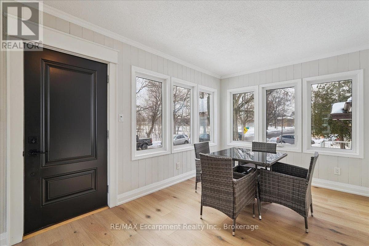 Single Family at 135 DEANE Avenue, Oakville (CO Central), Ontario - Photo 4 - RE/MAX Garden City Realty