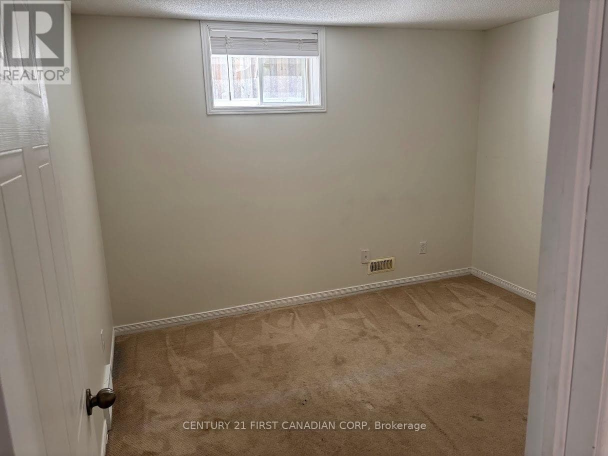 Single Family at 86 Loggers Grove, London East (East P), Ontario - Photo 7 - RE/MAX Garden City Realty