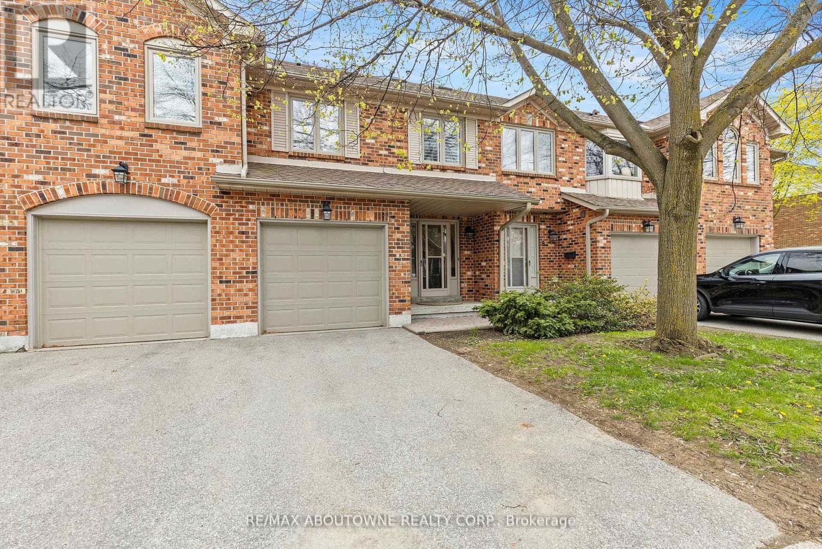 Single Family at 9- 2230 Walkers Line, Burlington (Headon), Ontario - Photo 2 - RE/MAX Garden City Realty