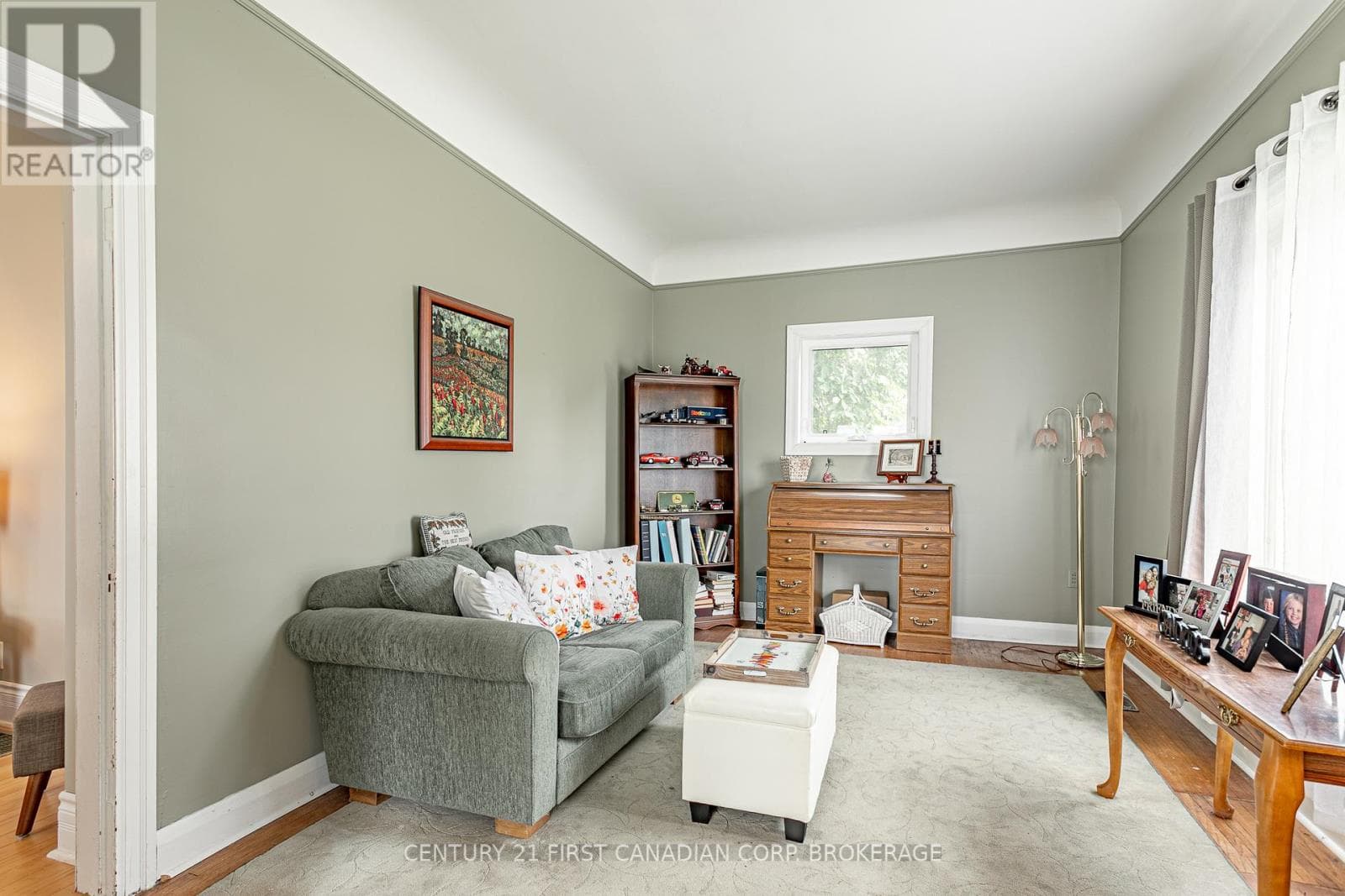 Single Family at 143 George Street, Zorra (Thamesford), Ontario - Photo 6 - RE/MAX Garden City Realty