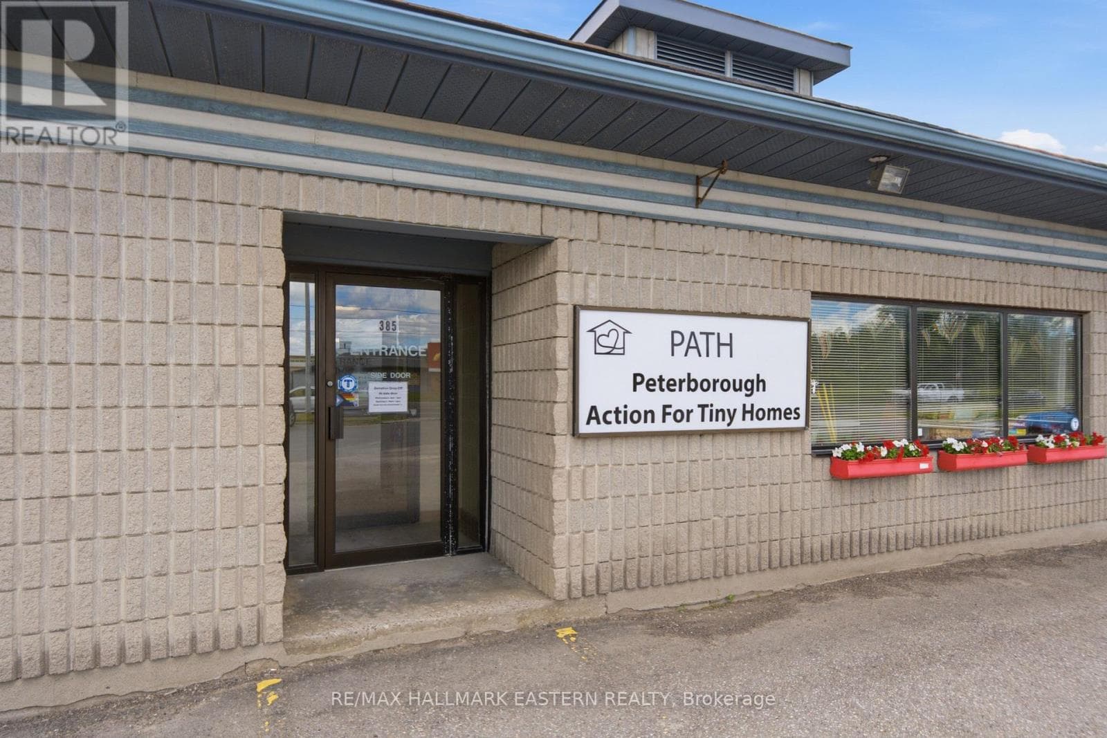 Retail at 385 Lansdowne Street, Peterborough (Ashburnham Ward 4), Ontario - Photo 5 - RE/MAX Garden City Realty