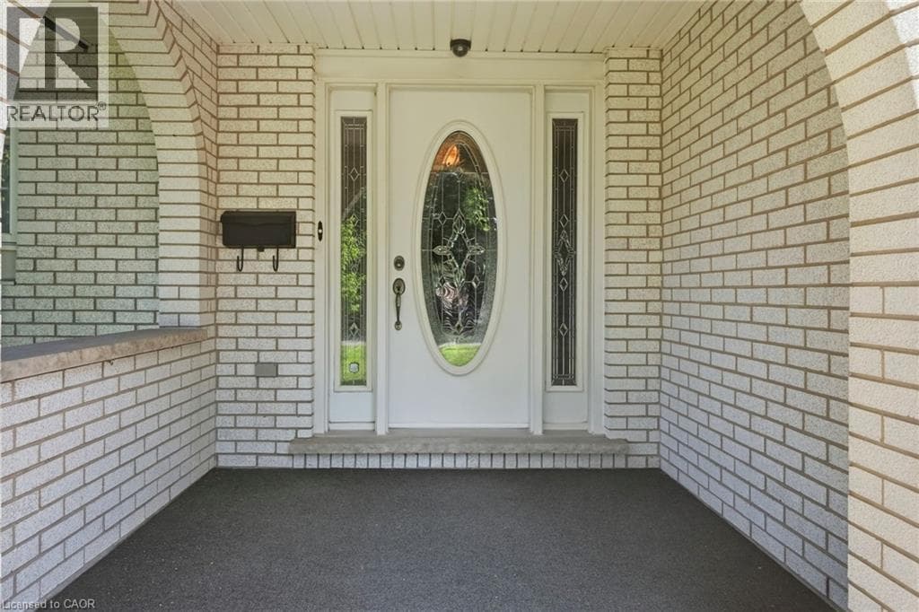 Single Family at 11 TANERA Crescent, St. Catharines, Ontario - Photo 2 - RE/MAX Garden City Realty