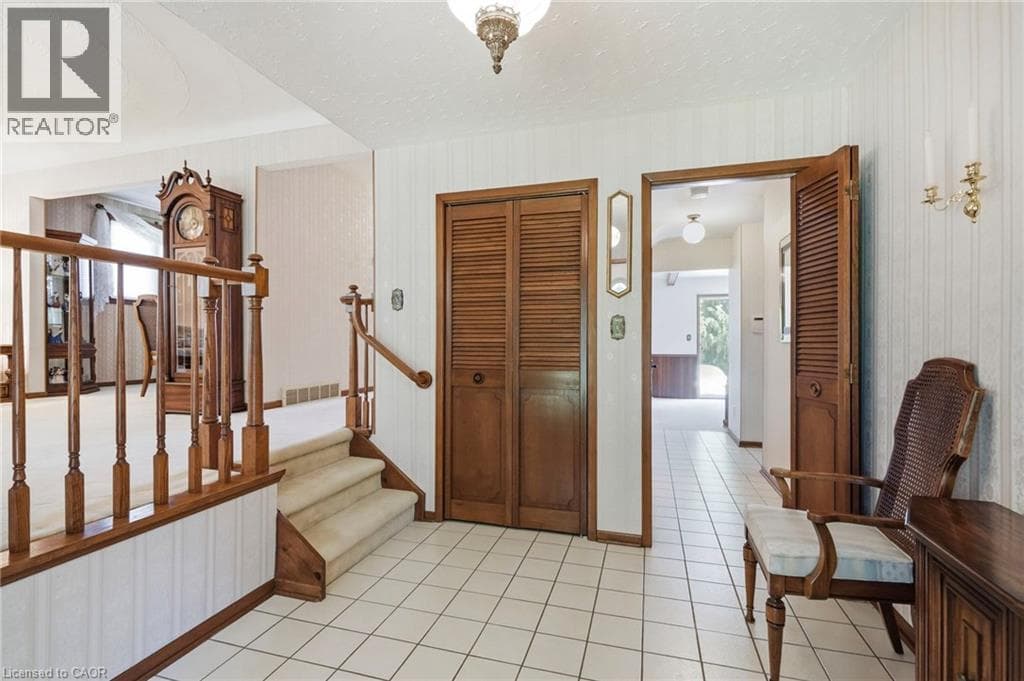 Single Family at 11 TANERA Crescent, St. Catharines, Ontario - Photo 4 - RE/MAX Garden City Realty