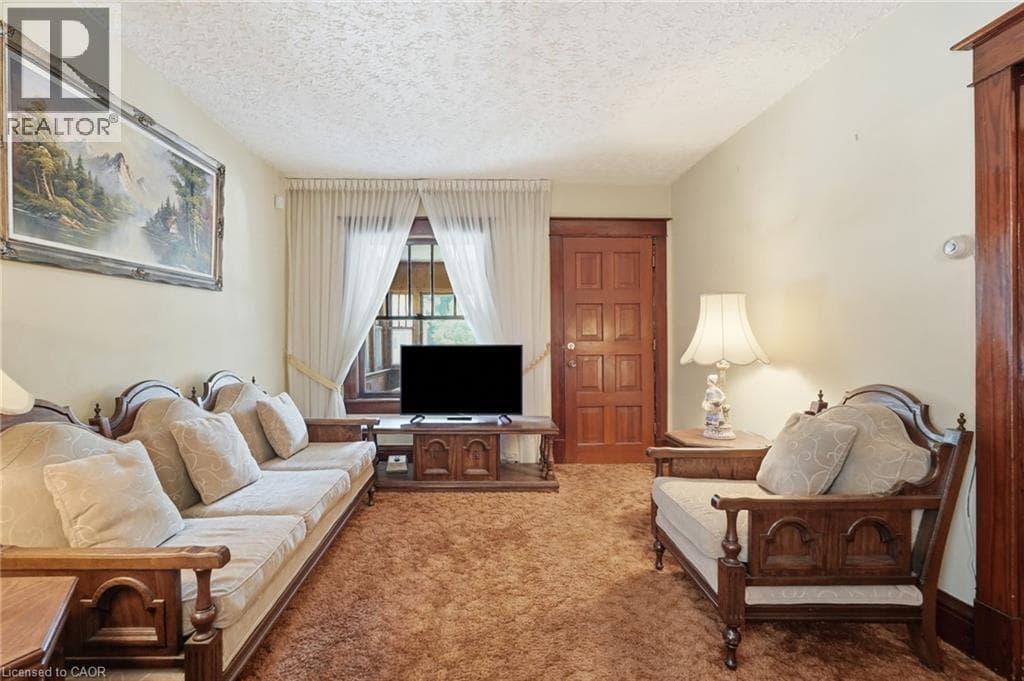 Single Family at 4587 THIRD Avenue, Niagara Falls, Ontario - Photo 10 - RE/MAX Garden City Realty