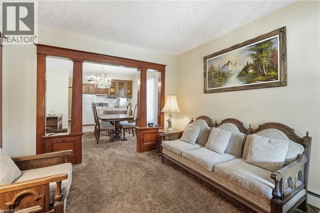 Single Family at 4587 THIRD Avenue, Niagara Falls, Ontario - Photo 8 - RE/MAX Garden City Realty