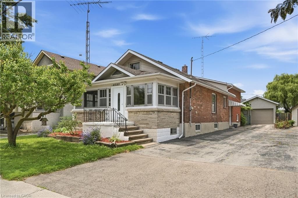 Single Family at 4587 THIRD Avenue, Niagara Falls, Ontario - Photo 2 - RE/MAX Garden City Realty