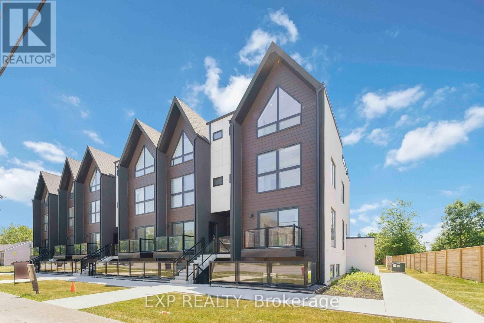 306- 7277 Wilson Crescent