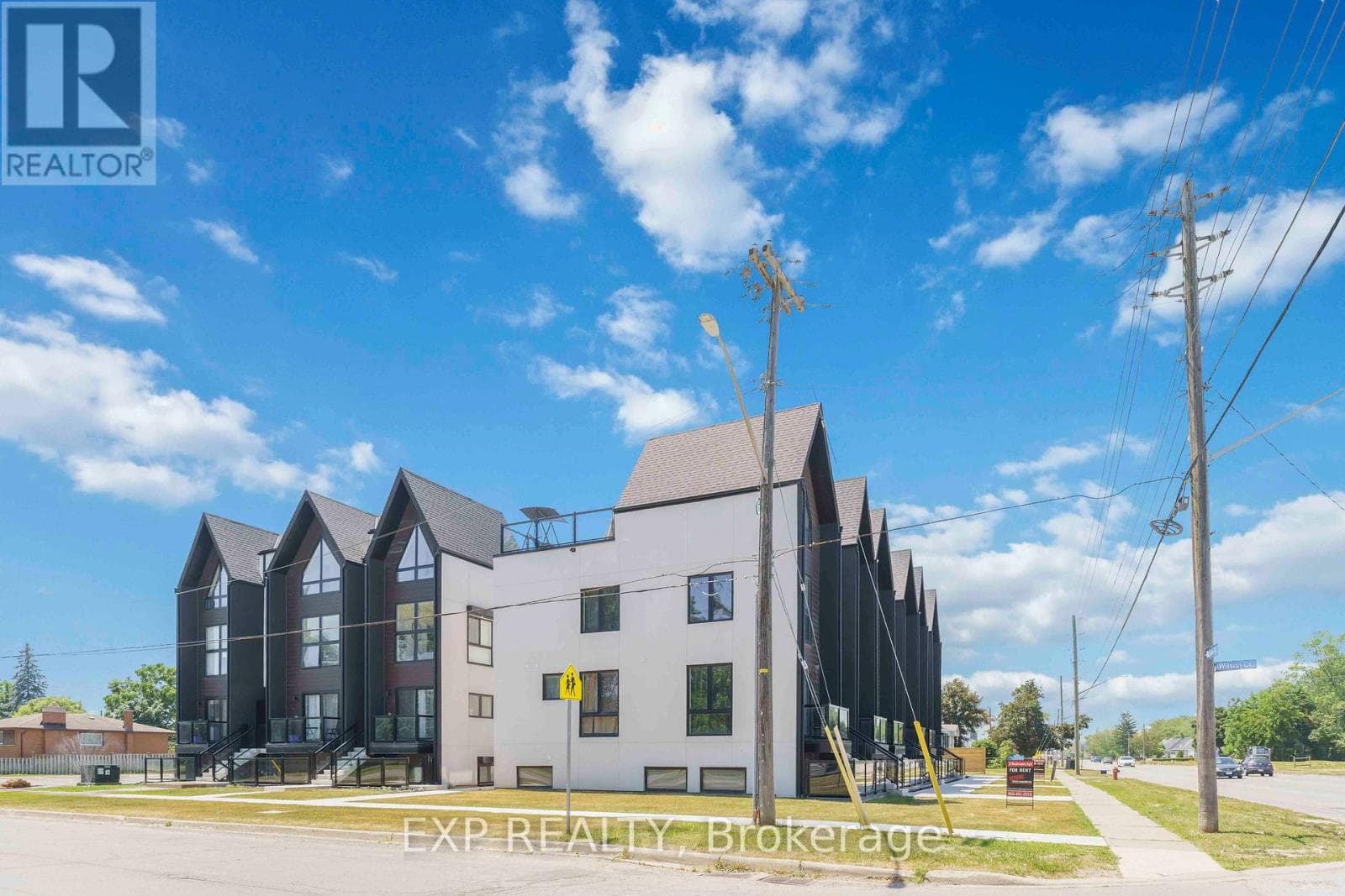 Single Family at 306- 7277 Wilson Crescent, Niagara Falls (Oldfield), Ontario - Photo 8 - RE/MAX Garden City Realty