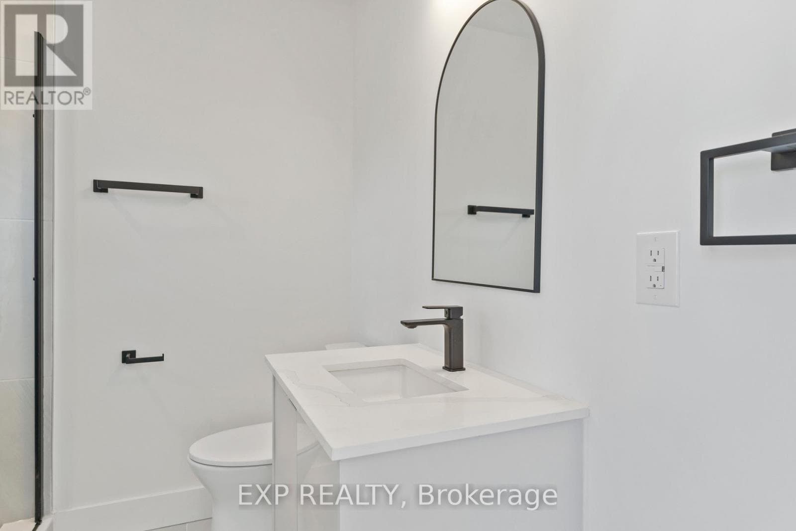Single Family at 306- 7277 Wilson Crescent, Niagara Falls (Oldfield), Ontario - Photo 5 - RE/MAX Garden City Realty