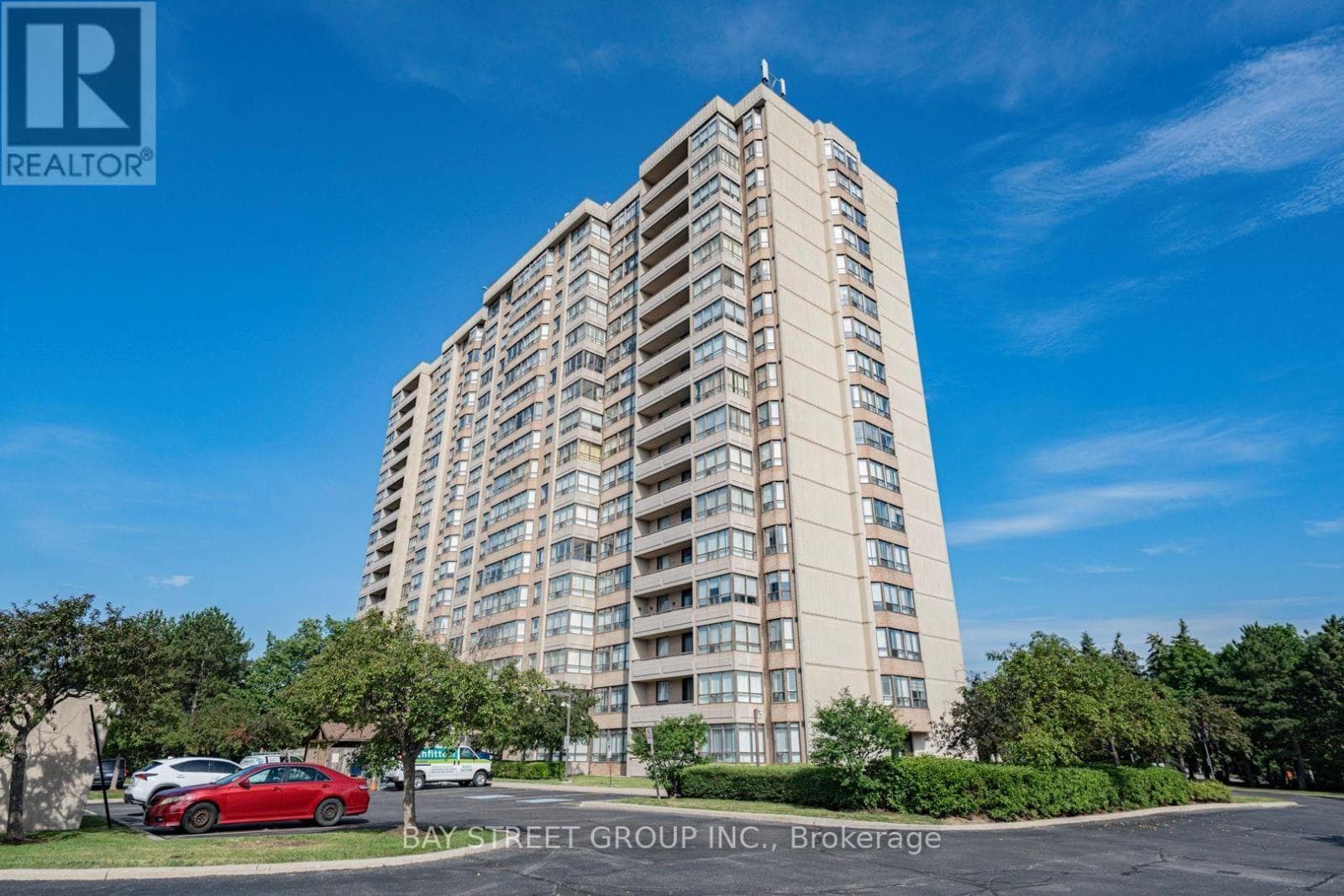 306- 10 Malta Avenue