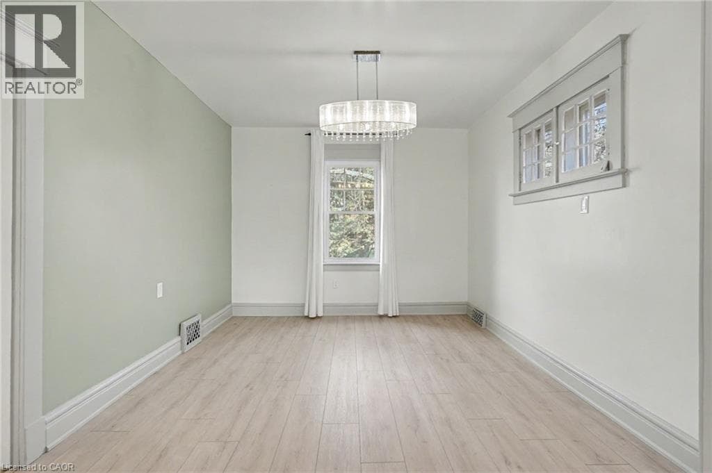 Single Family at 39 FIELDEN Avenue, Port Colborne, Ontario - Photo 6 - RE/MAX Garden City Realty